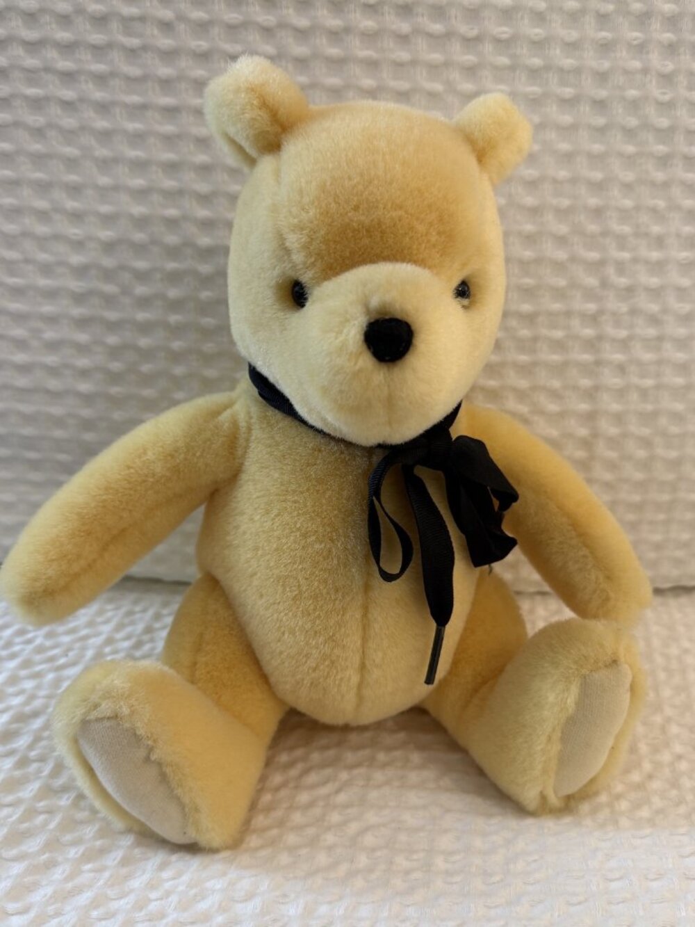 Vintage 1999 GUND Disney Classic Winnie the Pooh 9” Plush